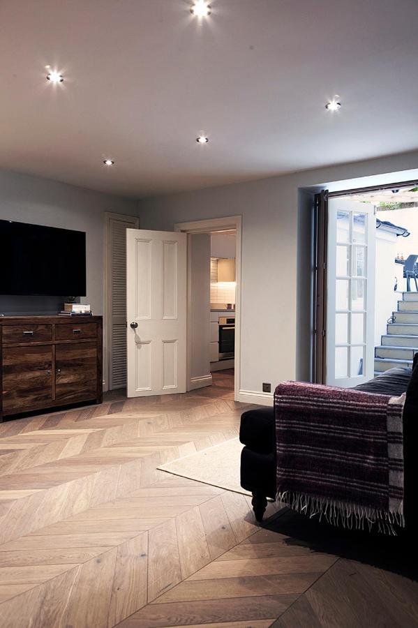 Central Hastings, Stylish-Luxe, Seaside Apartment. Екстер'єр фото