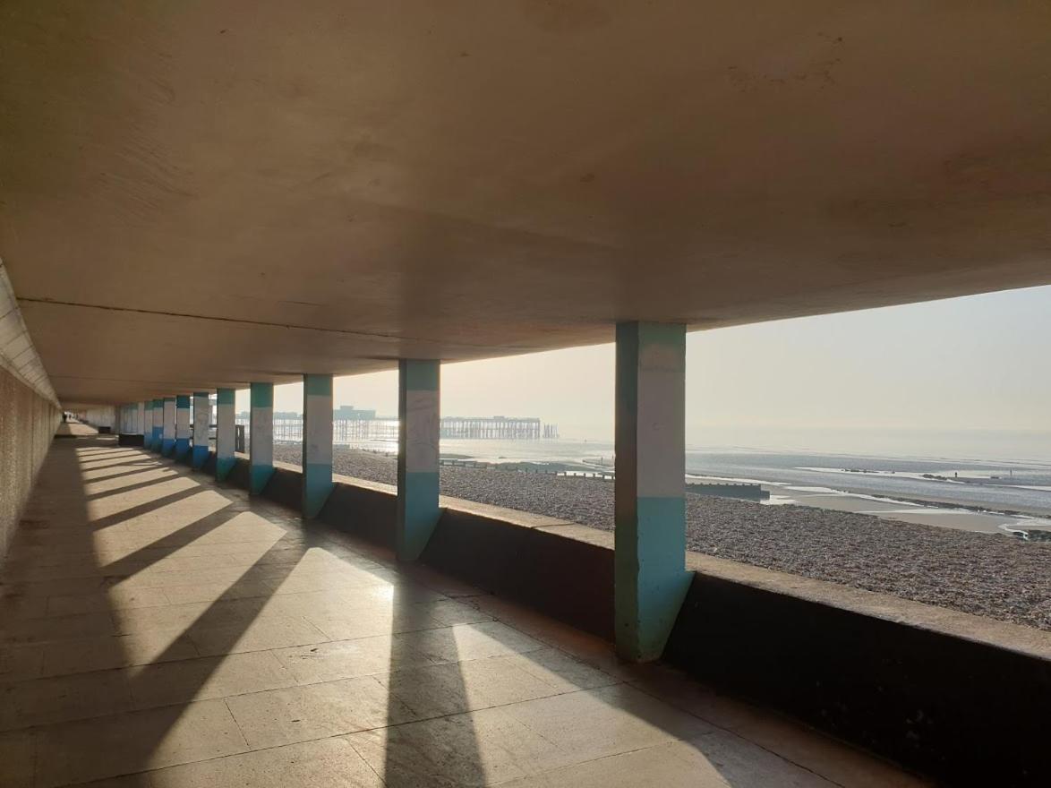 Central Hastings, Stylish-Luxe, Seaside Apartment. Екстер'єр фото